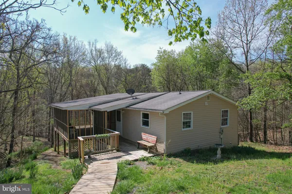 $239,900 | 320 Painted Meadow Lane, Hedgesville, WV 25427