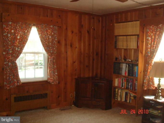 120 Riverside Drive Cambridge, MD 21613 - Photo 8 of 10 Den