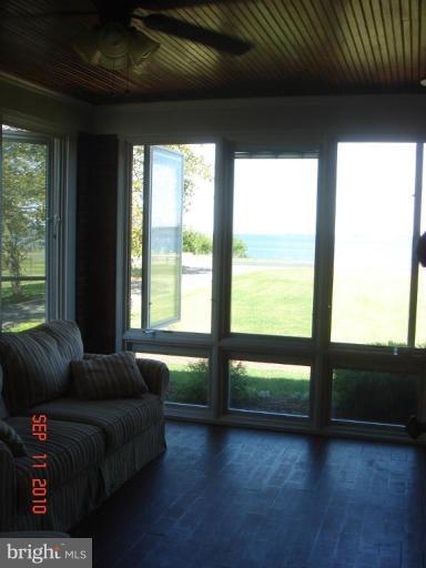 120 Riverside Drive Cambridge, MD 21613 - Photo 9 of 10 Sunroom