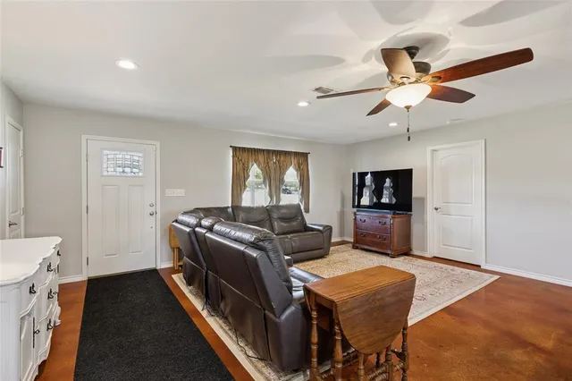 $439,000 | 3499 South Fm 113, Millsap, TX 76066