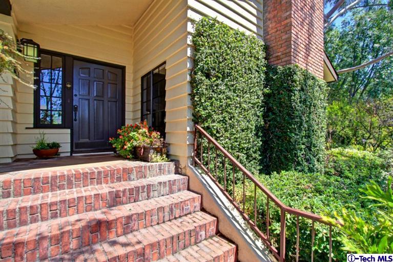 494 California Terrace Pasadena, CA 91105 - Photo 4 of 25 a view of entryway with a front door