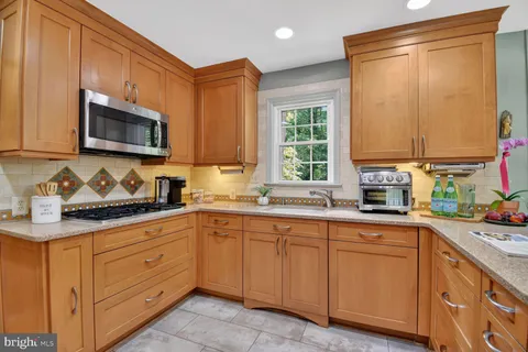 $1,100,000 | 8216 Inverness Hollow Terrace, Potomac, MD 20854