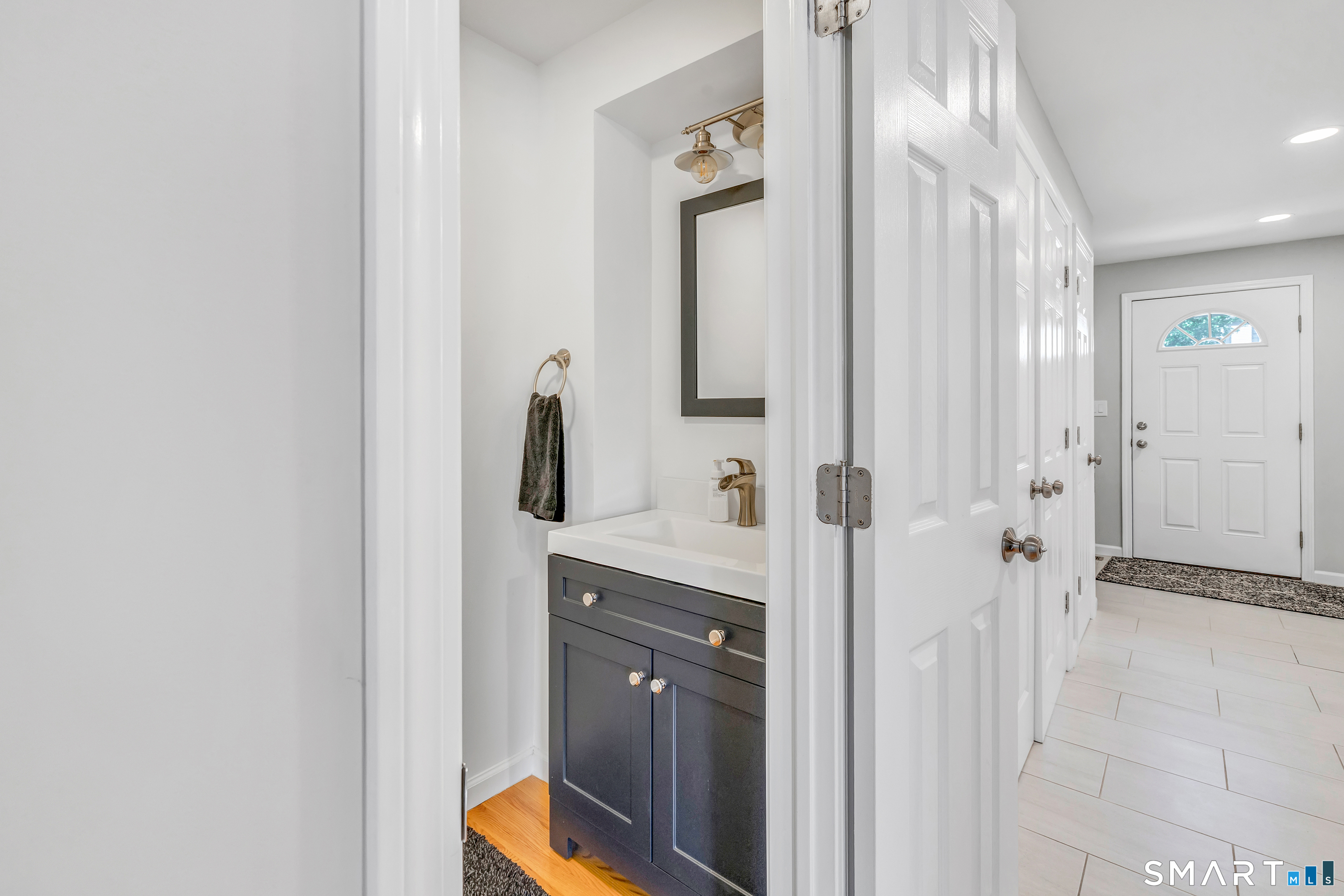 26 Westwood Road Trumbull, CT 06611 - Photo 13 of 40