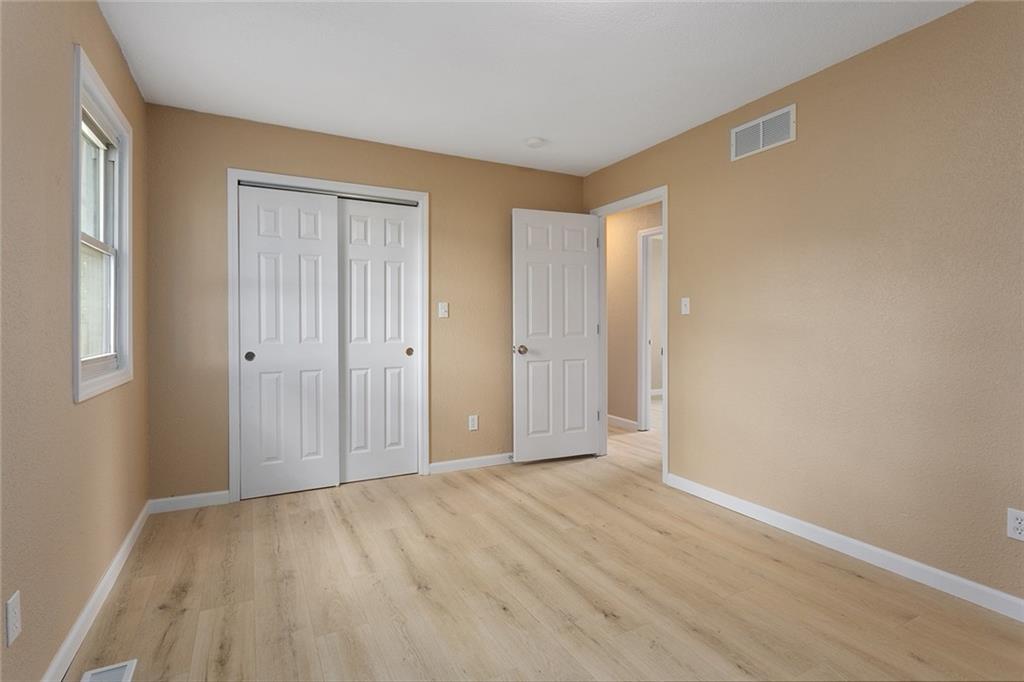 113 Southwest 21st Street Oak Grove, MO 64075 - Photo 15 of 20