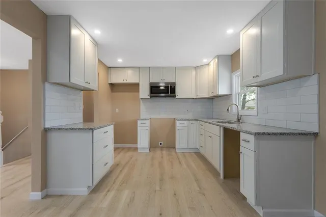 $235,000 | 113 Southwest 21st Street, Oak Grove, MO 64075