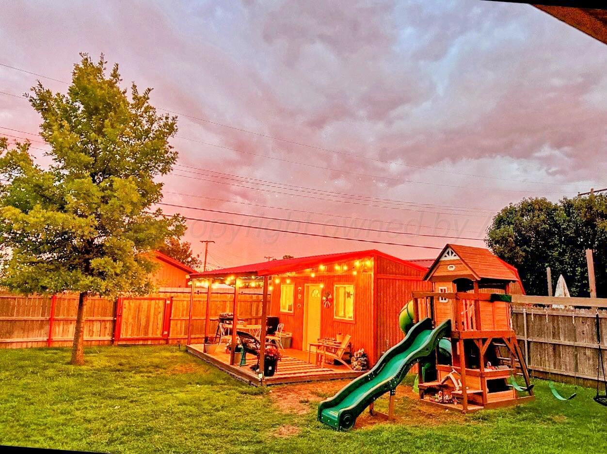 2105 Colgate Drive Perryton, TX 79070 - Photo 21 of 24 2105 Colgate office exterior
