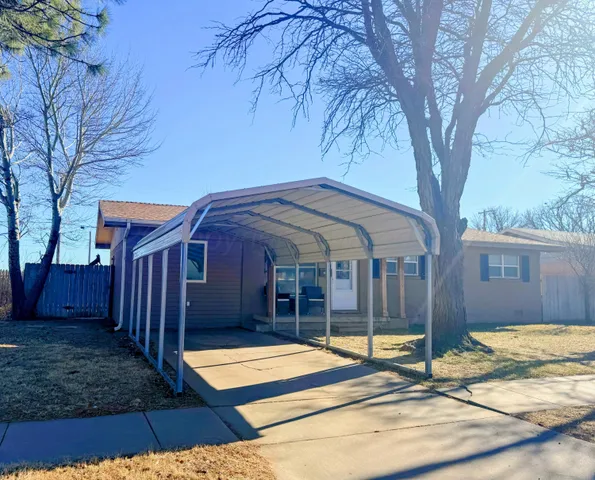 $147,900 | 2105 Colgate Drive, Perryton, TX 79070