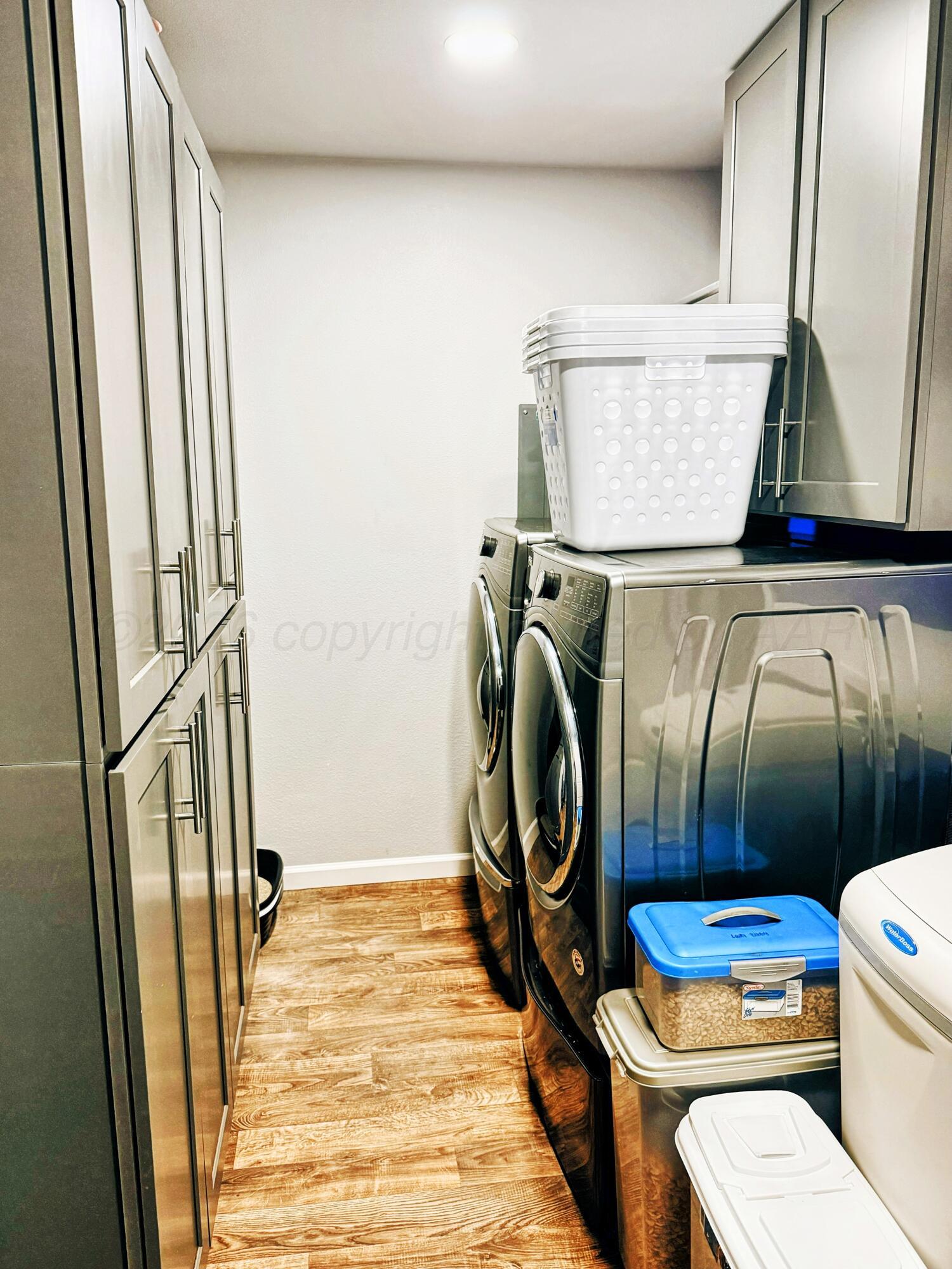 2105 Colgate Drive Perryton, TX 79070 - Photo 9 of 24 2105 Colgate laundry room 2