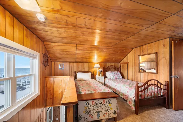 $2,500 | 28 Glenwood Avenue, Narragansett, RI 02882