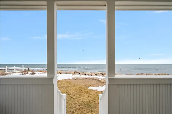 $2,500 | 28 Glenwood Avenue, Narragansett, RI 02882