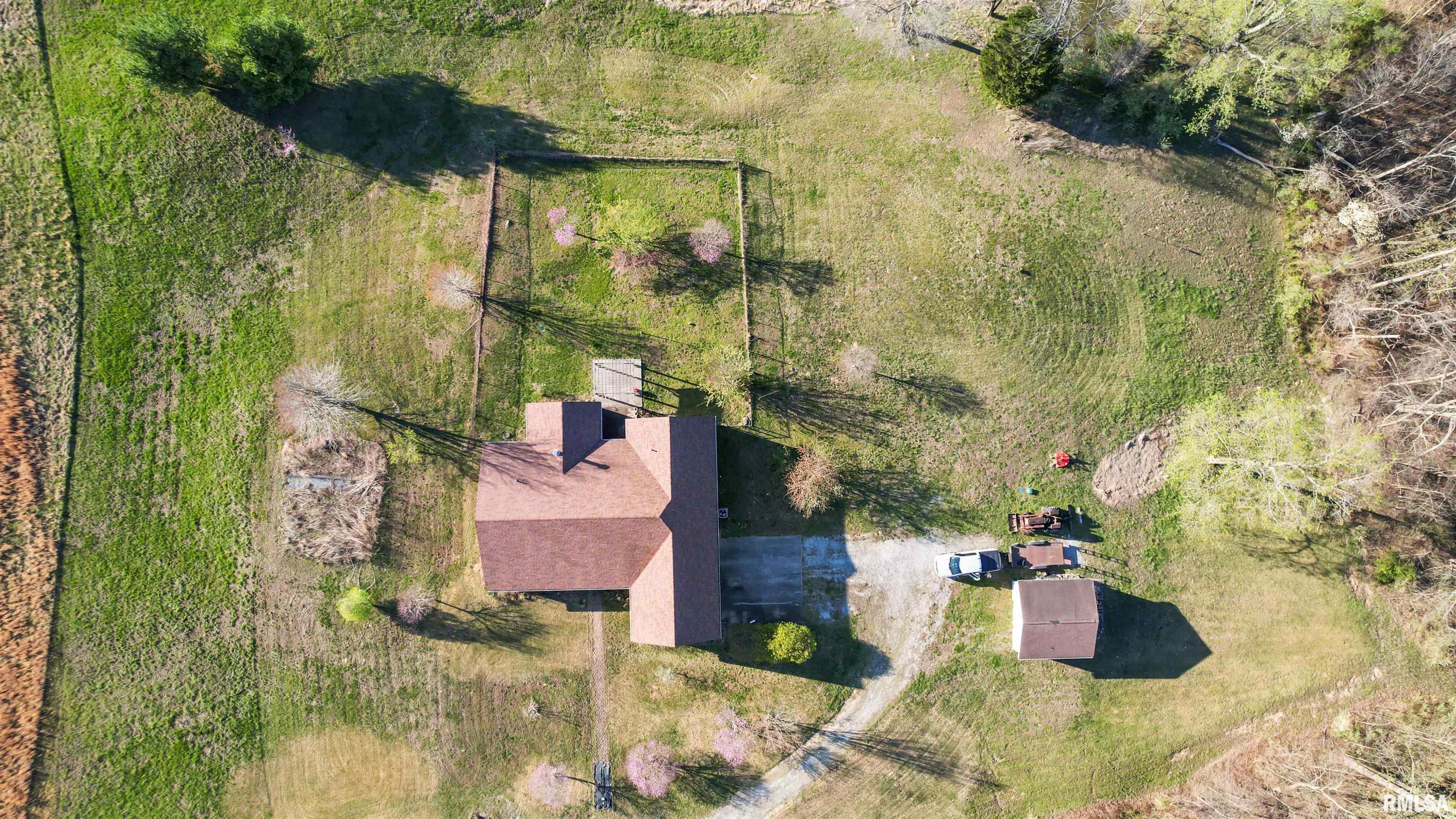 450 Spring Hill Lane Cobden, IL 62920 - Photo 4 of 38