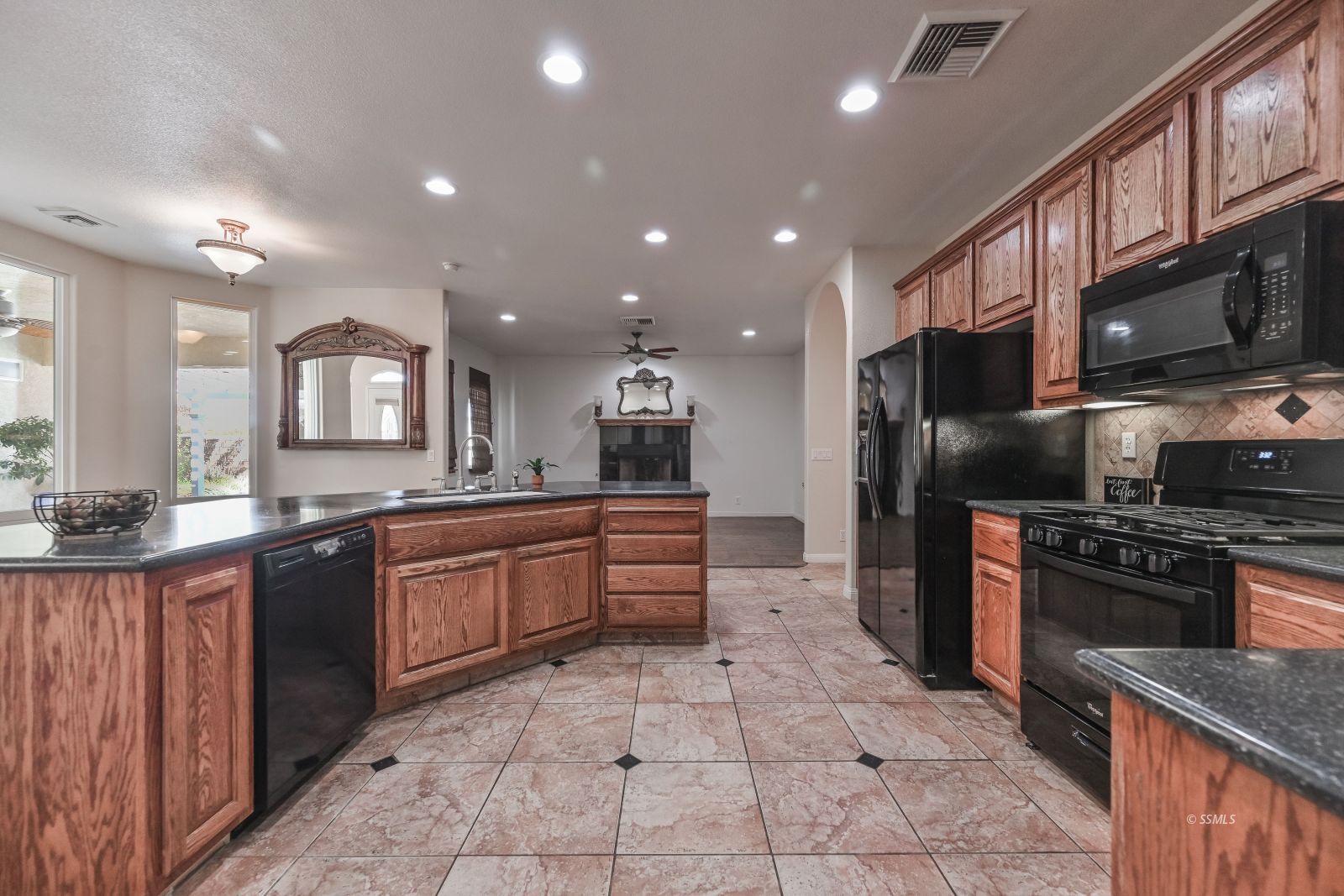 1106 North Cynthia Court Ridgecrest, CA 93555 - Photo 5 of 49 Gallery Image 5