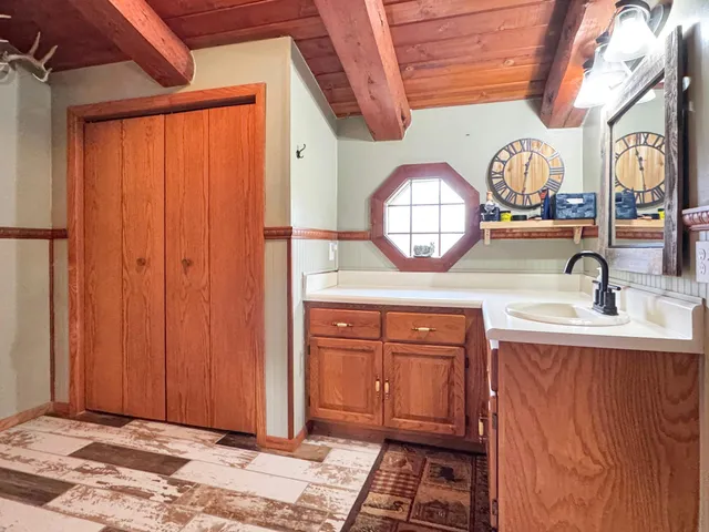 $375,000 | 16 Lime Lake Drive, Avoca, MN 56114