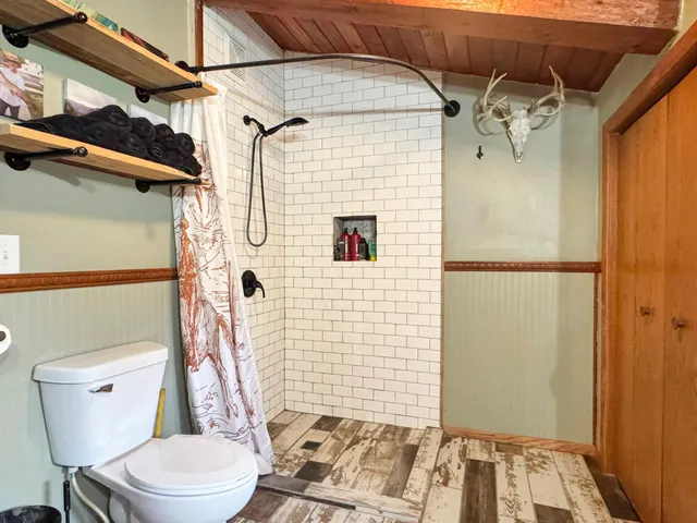 $375,000 | 16 Lime Lake Drive, Avoca, MN 56114