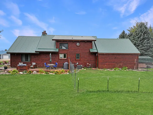 $375,000 | 16 Lime Lake Drive, Avoca, MN 56114