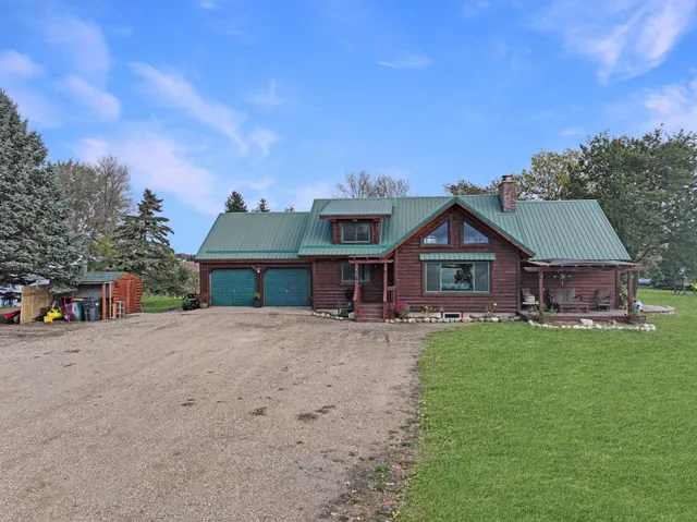 $375,000 | 16 Lime Lake Drive, Avoca, MN 56114