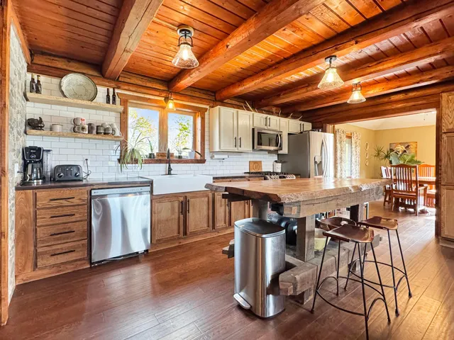 $375,000 | 16 Lime Lake Drive, Avoca, MN 56114