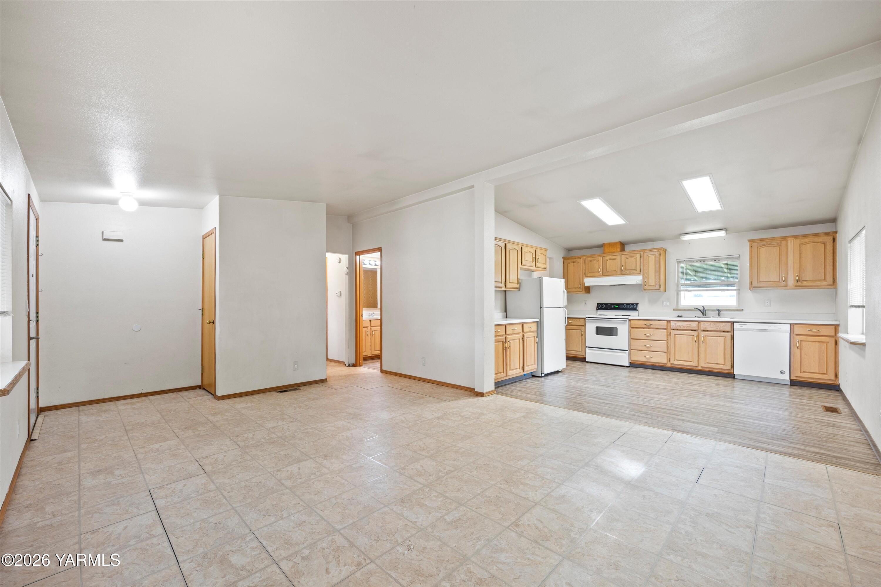 279 Carlsonia Road Zillah, WA 98953 - Photo 5 of 23 Living Room, Entry and Kitchen