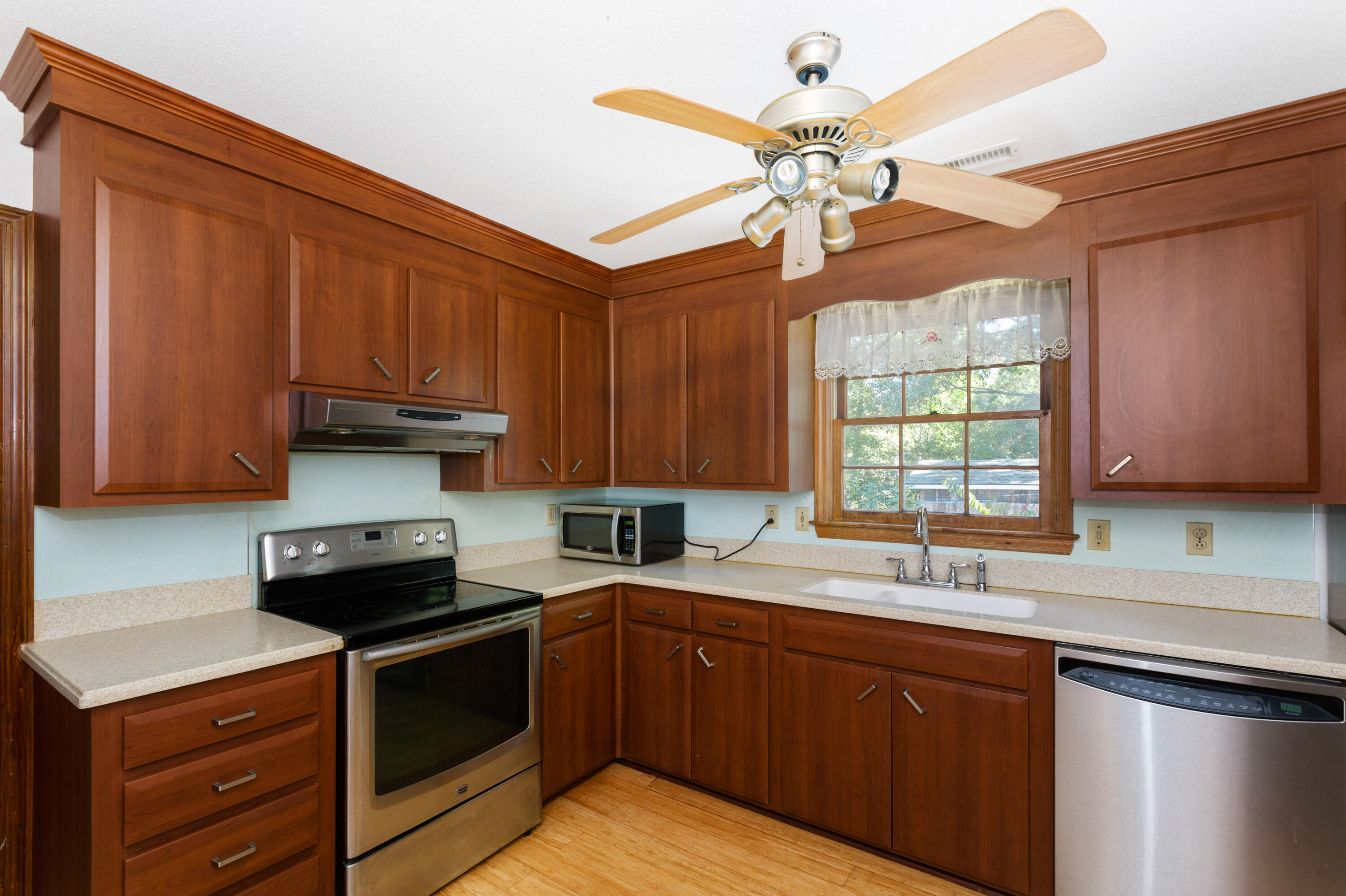 2385 Otranto Road North Charleston, SC 29406 - Photo 4 of 30 2385 Otranto Road, N Charleston