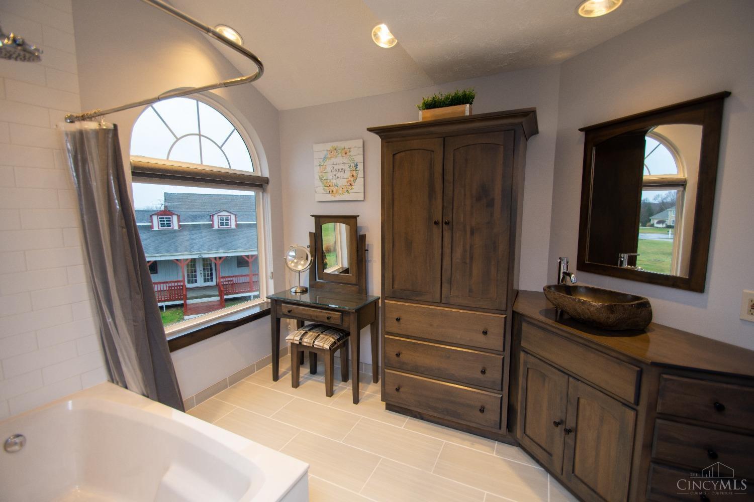2055 Hatfield Road Lebanon, OH 45036 - Photo 21 of 41 Gallery Image 21