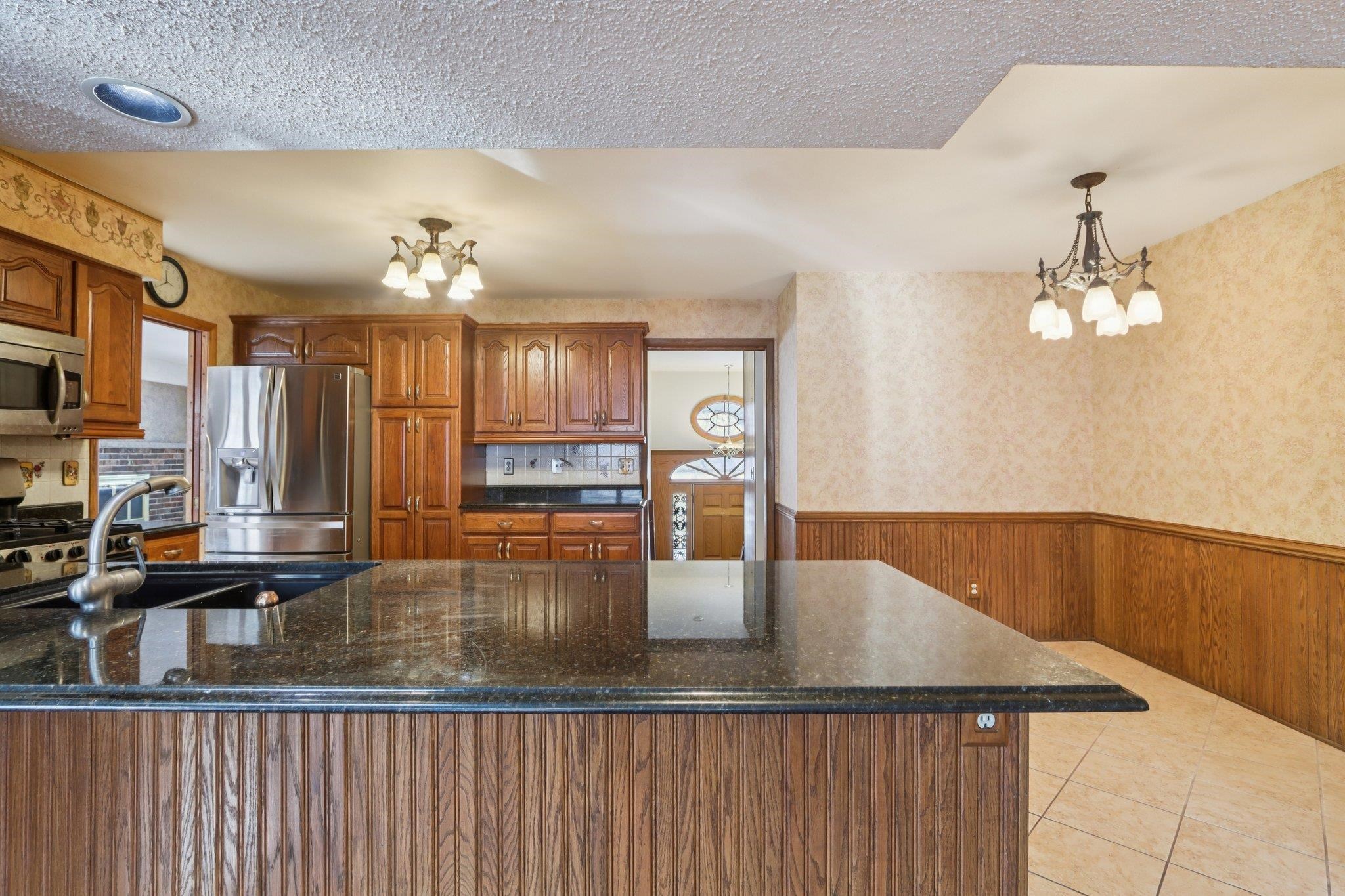 1717 Wicklow Way Madison, WI 53711 - Photo 15 of 74