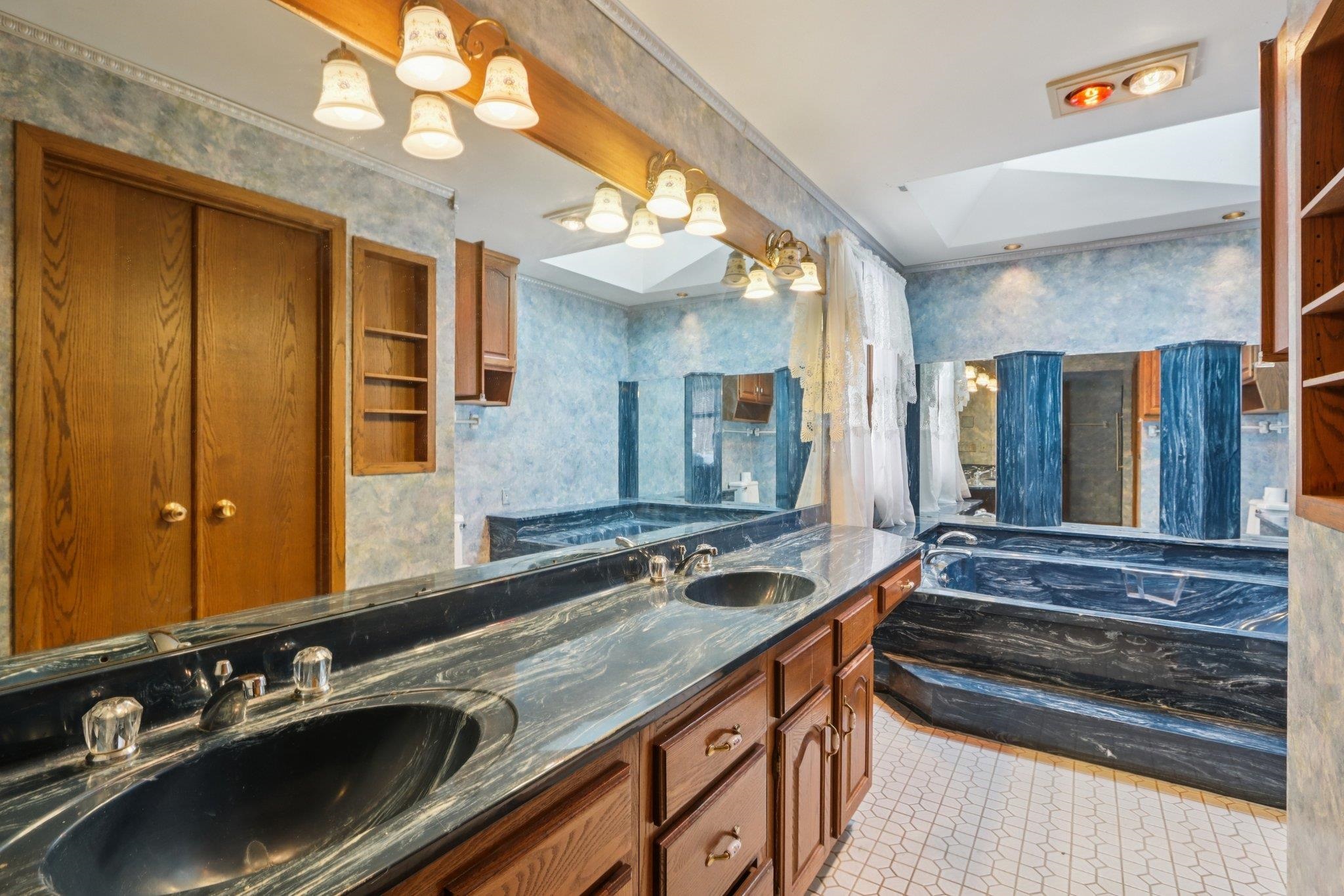 1717 Wicklow Way Madison, WI 53711 - Photo 24 of 74