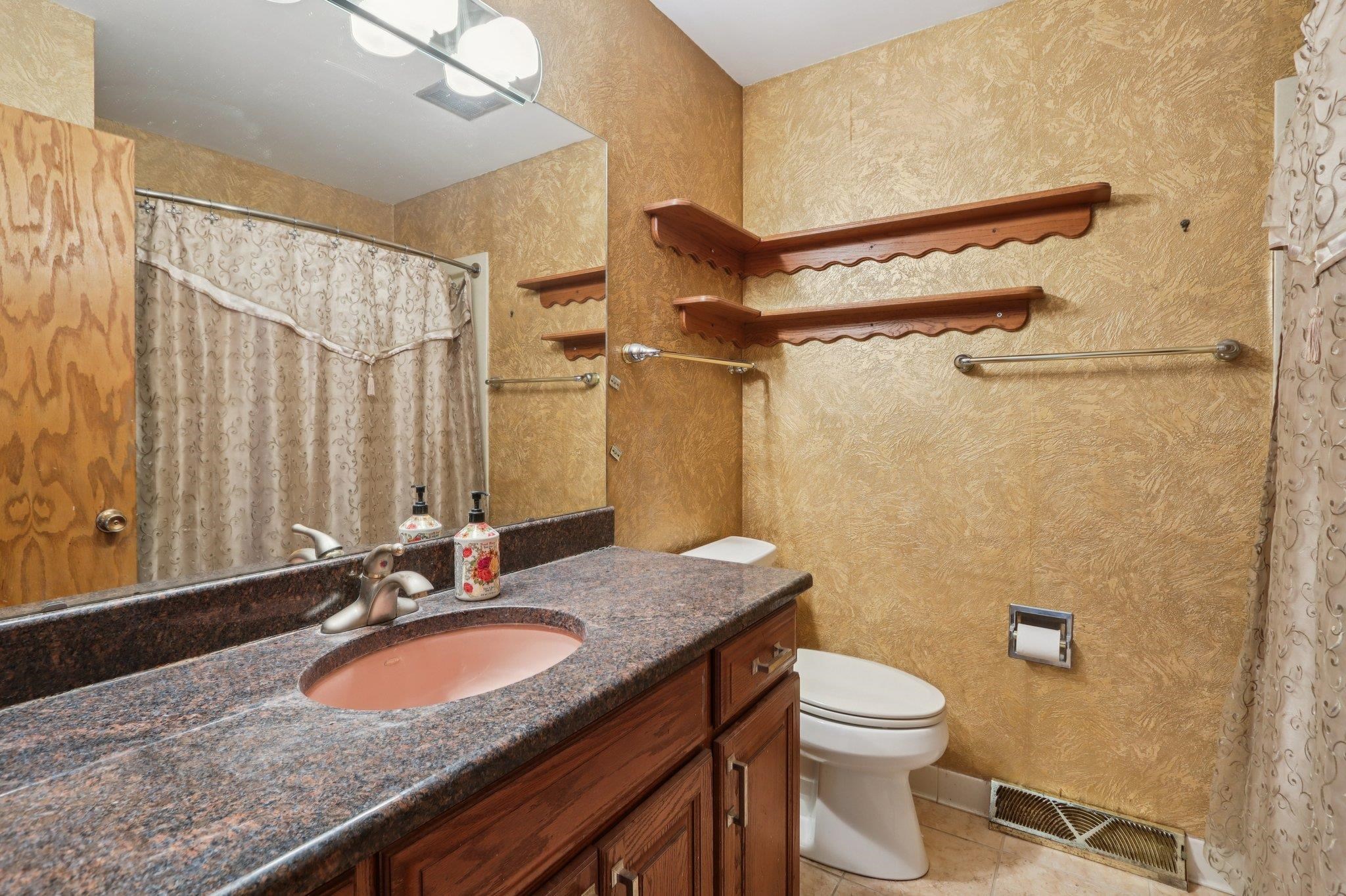 1717 Wicklow Way Madison, WI 53711 - Photo 29 of 74