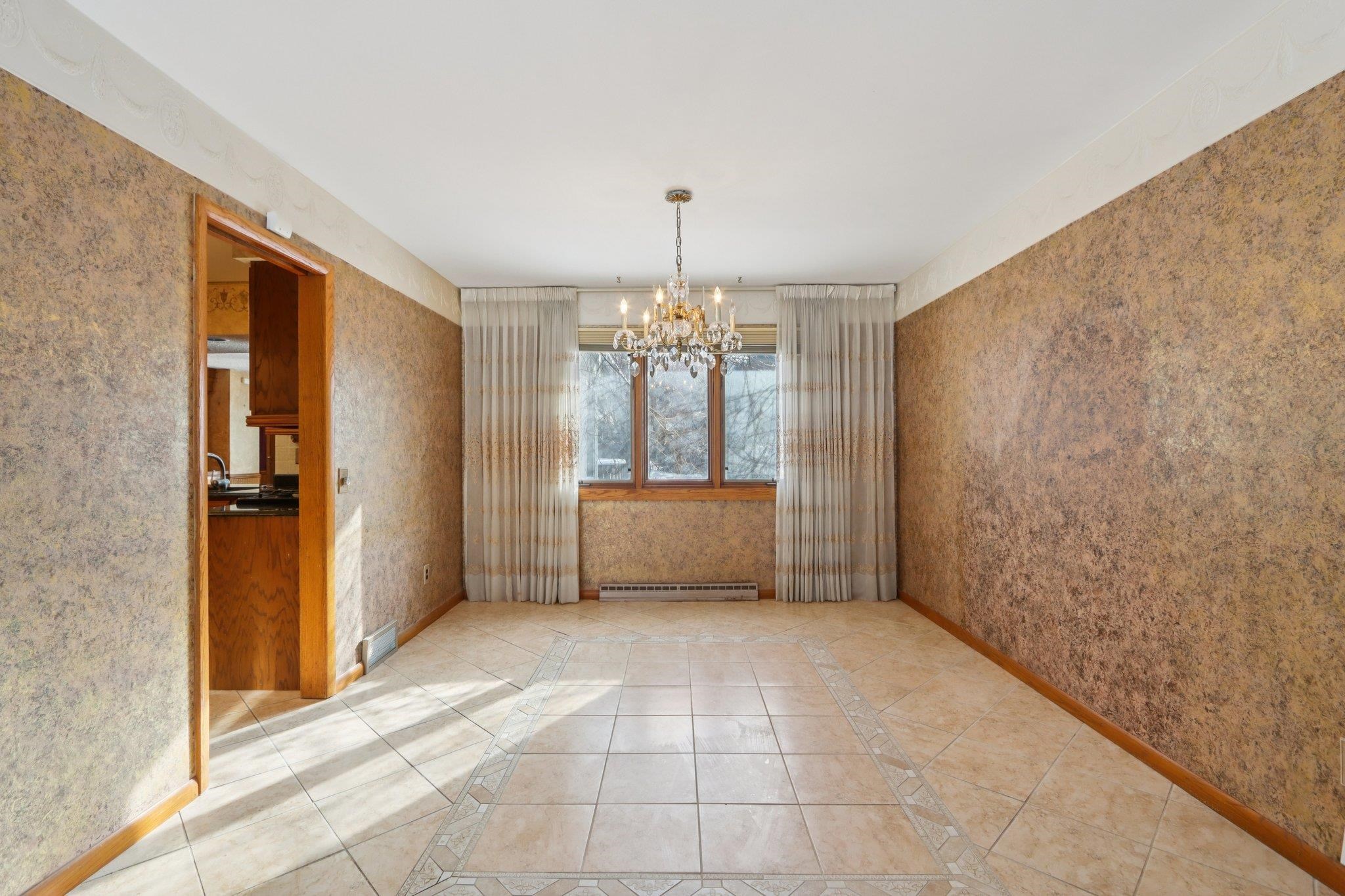 1717 Wicklow Way Madison, WI 53711 - Photo 9 of 74