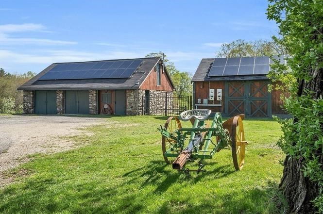 79 Freeman Road Charlton, MA 01507 - Photo 4 of 18