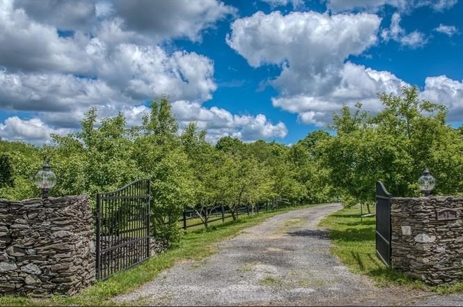 79 Freeman Road Charlton, MA 01507 - Photo 5 of 18