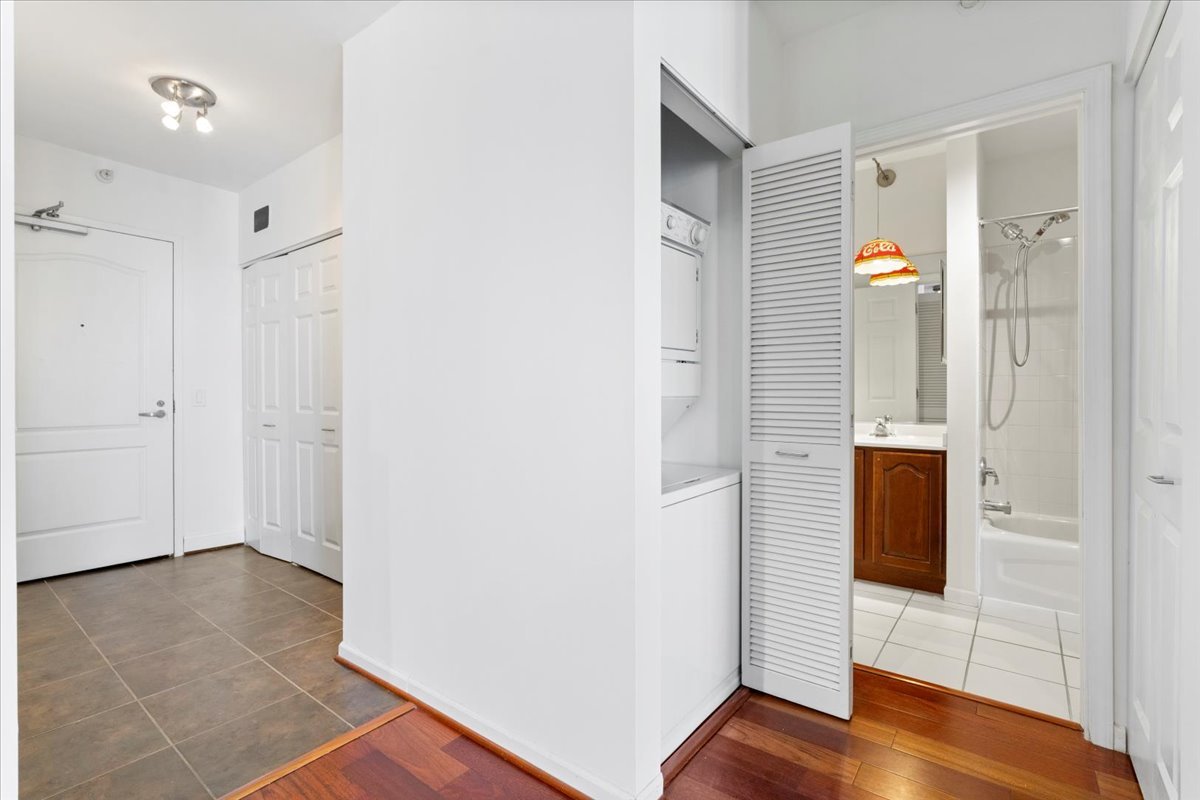 630 North State Street, Unit 1609 Chicago, IL 60654 - Photo 11 of 20