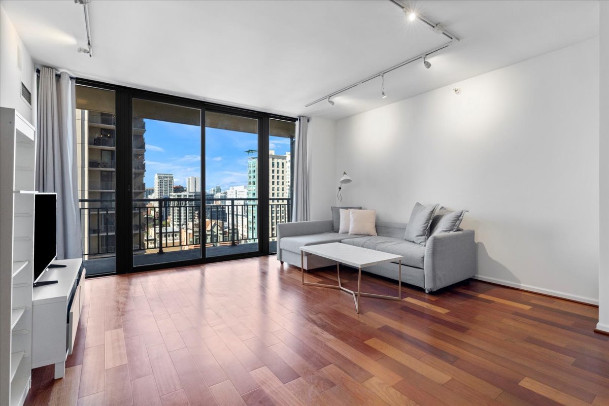 630 North State Street, Unit 1609 Chicago, IL 60654 - Photo 8 of 20