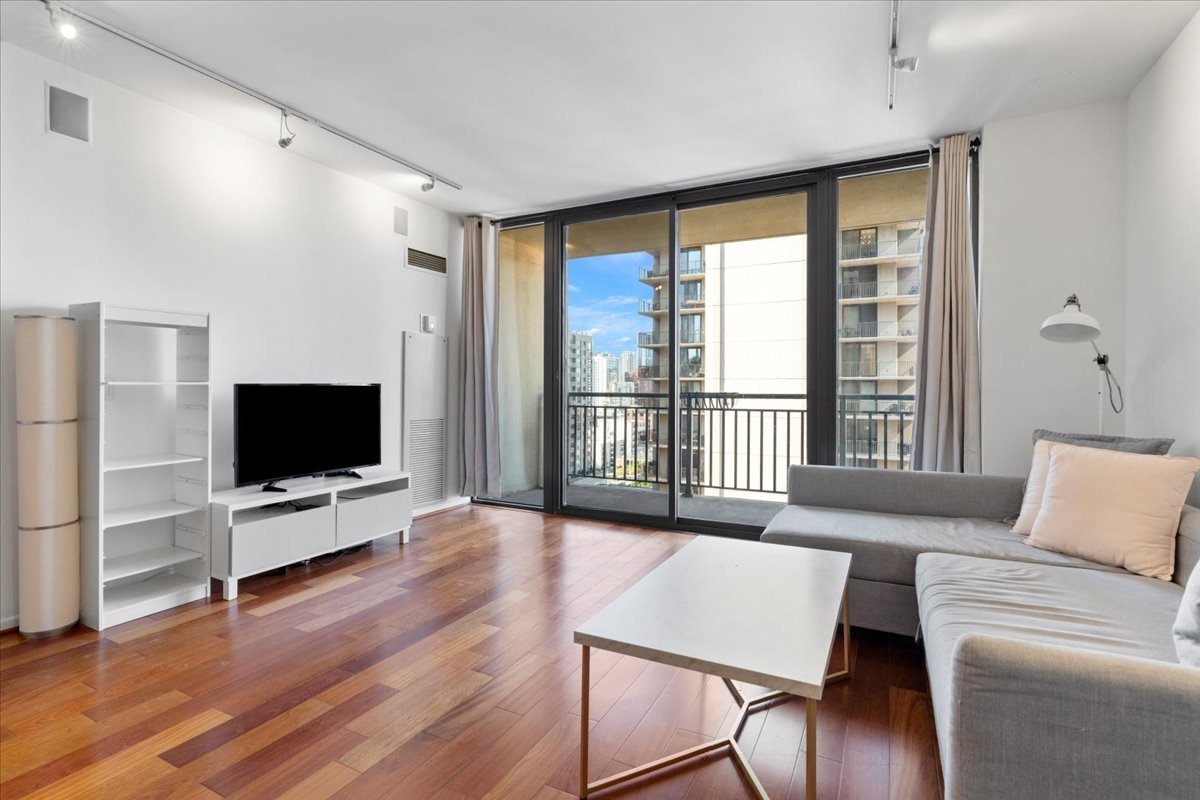 630 North State Street, Unit 1609 Chicago, IL 60654 - Photo 9 of 20