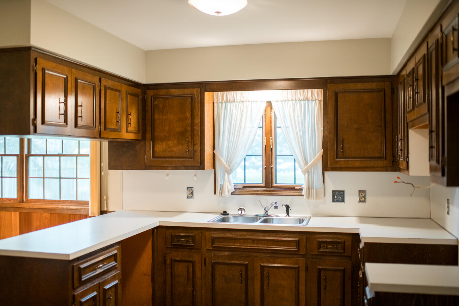 7720 Ridgewood Drive Jenison, MI 49428 - Photo 11 of 29 Kitchen
