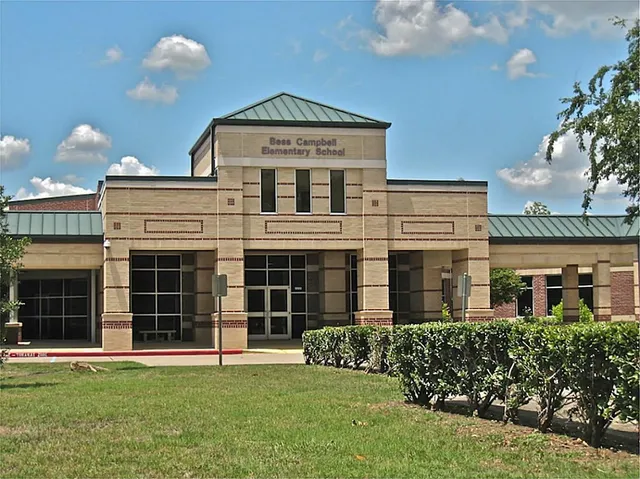 $650,000 | 1611 Hill Spring Drive, Sugar Land, TX 77479