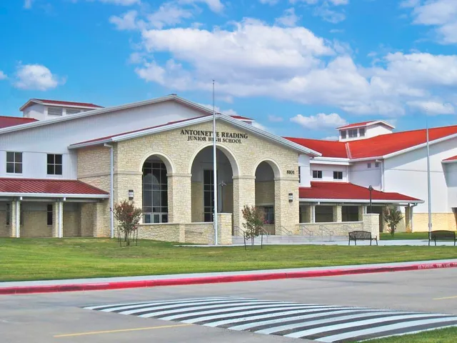 $650,000 | 1611 Hill Spring Drive, Sugar Land, TX 77479