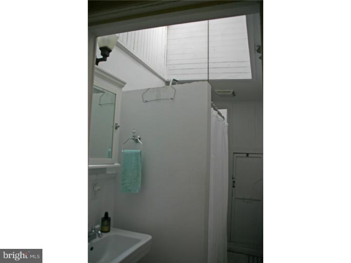 231 Pine Street Philadelphia, PA 19106 - Photo 11 of 11 Bathroom