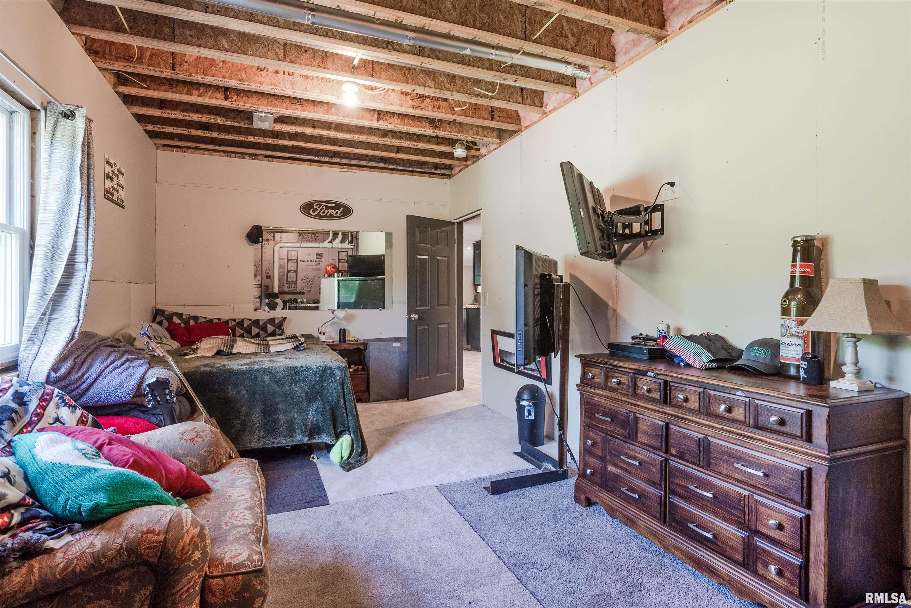697 West Deer Creek Road Clinton, IA 52732 - Photo 33 of 50 Gallery Image 33