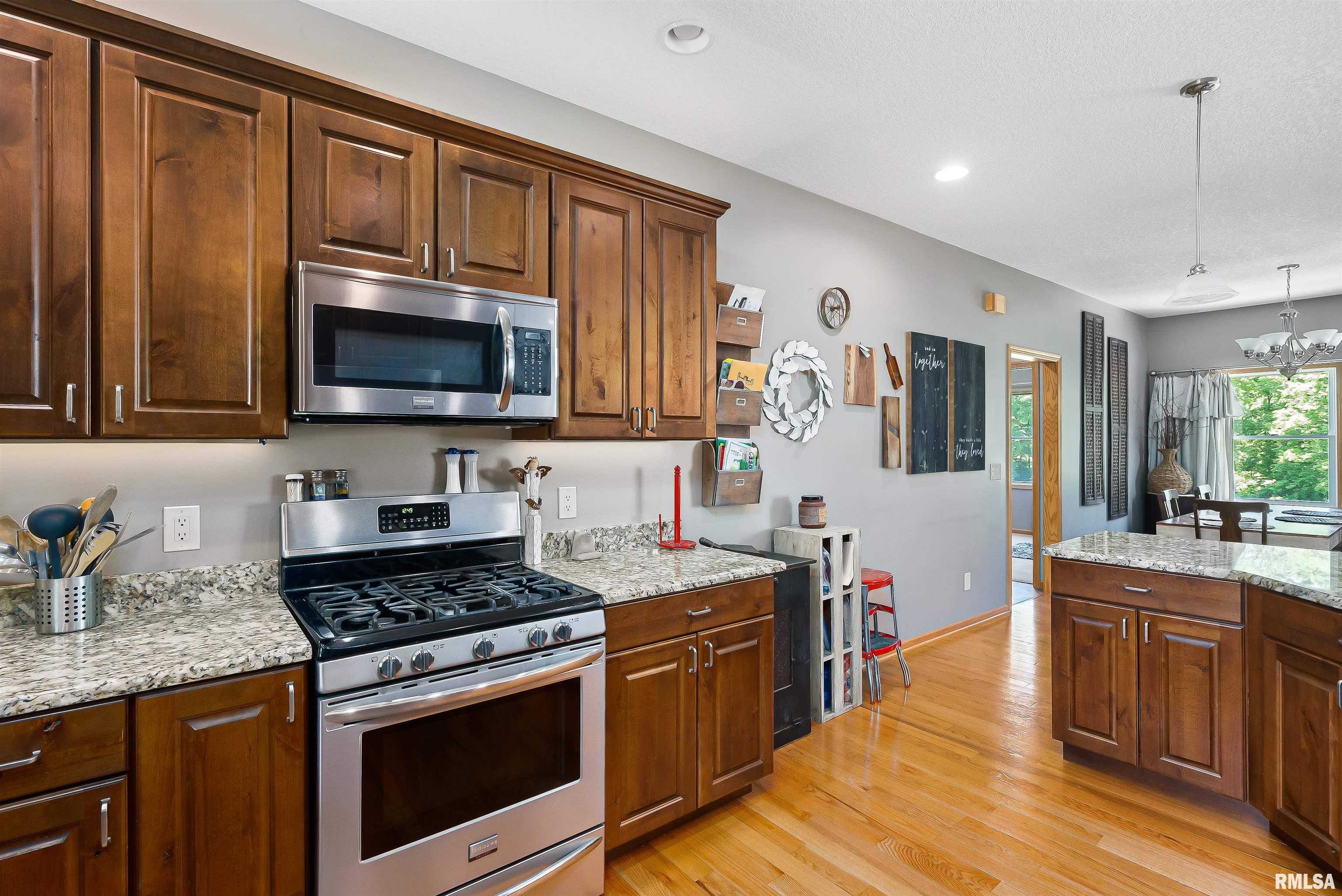 697 West Deer Creek Road Clinton, IA 52732 - Photo 5 of 50 Gallery Image 5