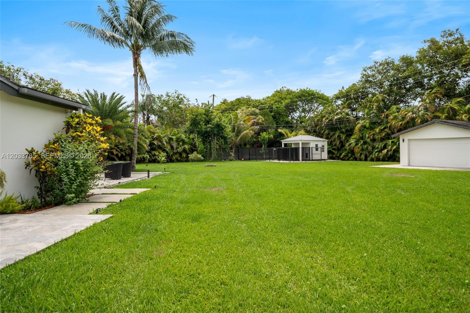 8535 Southwest 100th Avenue Miami, FL 33176 - Photo 34 of 36