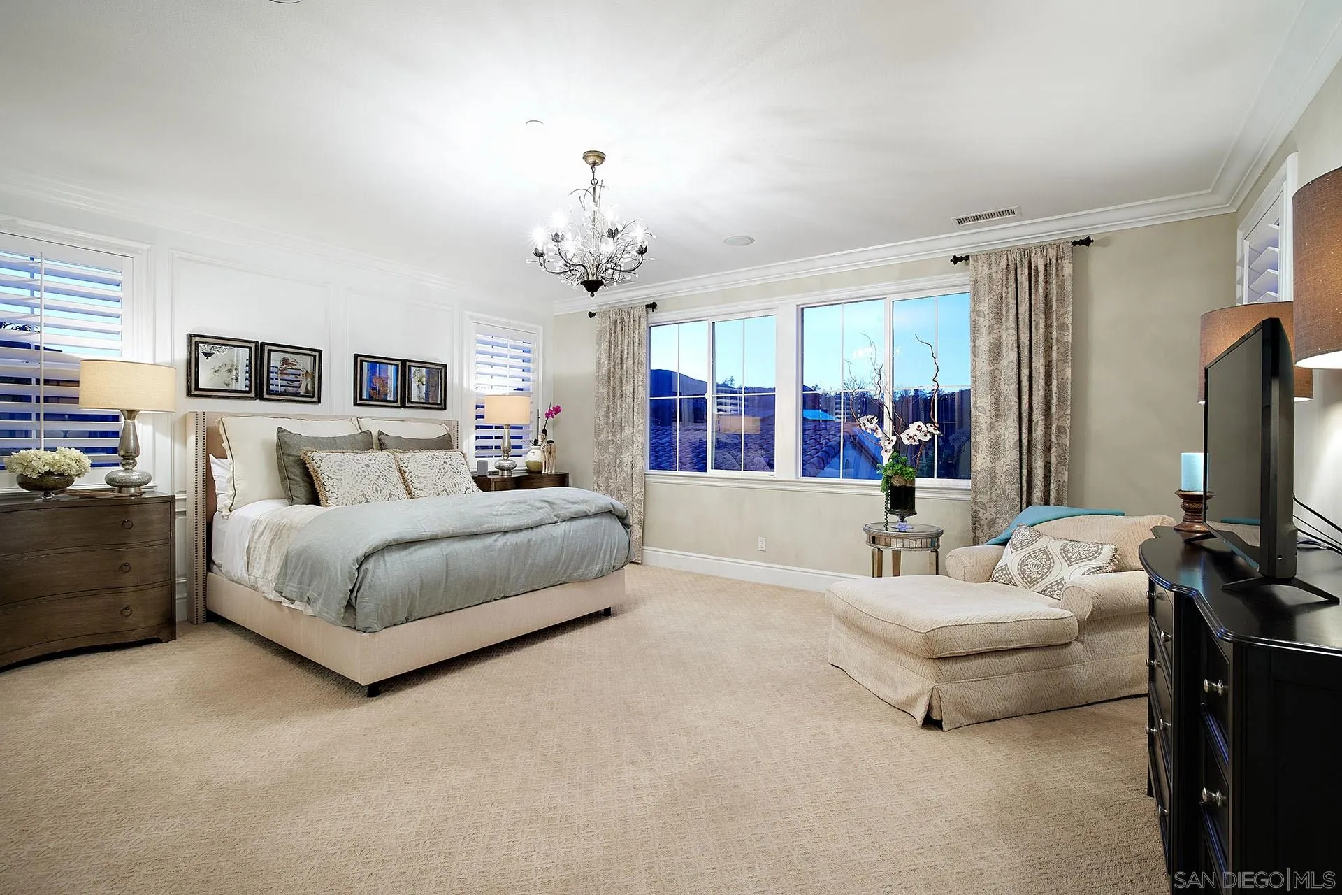 17778 Ralphs Ranch Road San Diego, CA 92127 - Photo 21 of 48 a living room with furniture and a flat screen tv