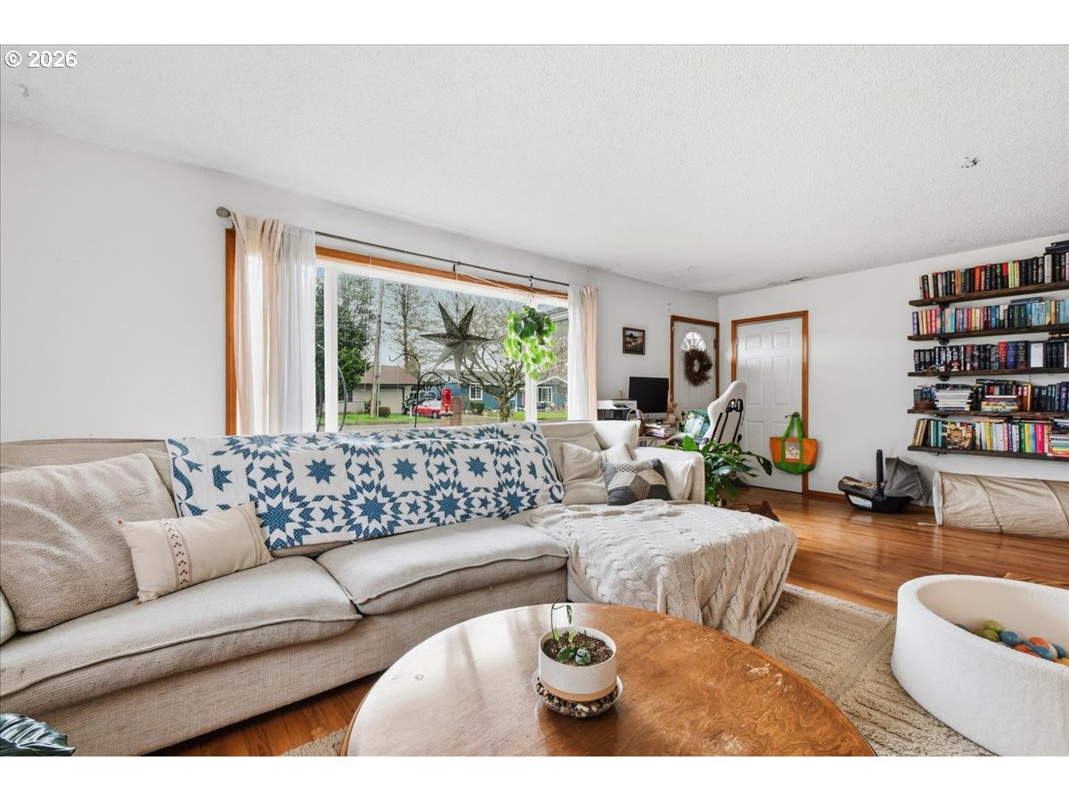 2249 36th Avenue Longview, WA 98632 - Photo 4 of 22