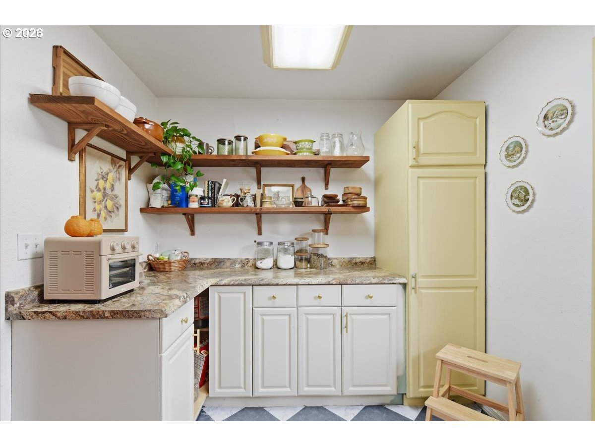 2249 36th Avenue Longview, WA 98632 - Photo 10 of 22