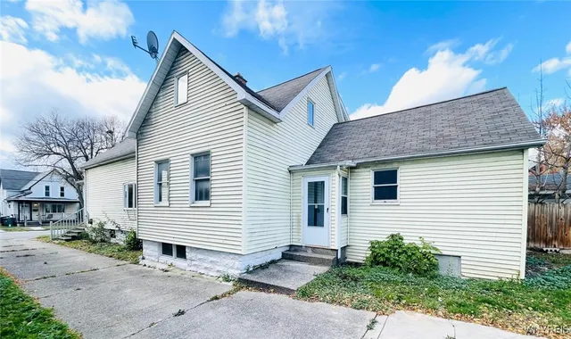 $249,900 | 395 Dearborn Street, Buffalo, NY 14207