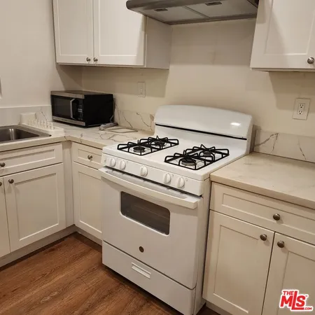 $1,500 | 341 South Western Avenue, Unit 2, Los Angeles, CA 90020