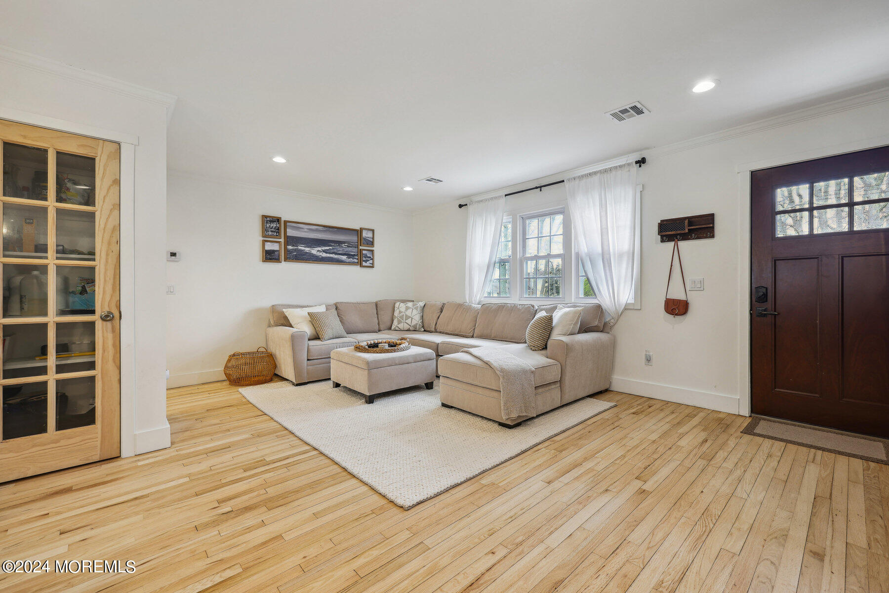 2572 Summit Road Manasquan, NJ 08736 - Photo 6 of 28 010_vmd_030