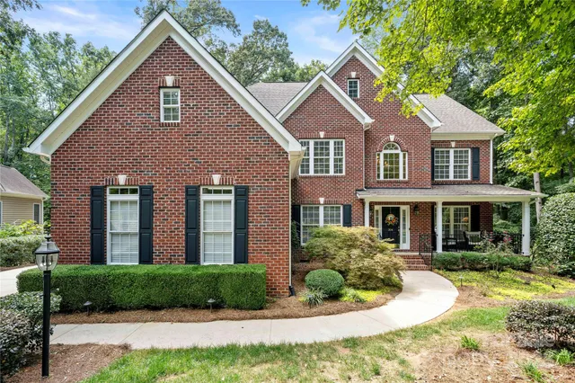 $875,000 | 304 Inland Cove Court, Lake Wylie, SC 29710