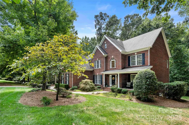 $875,000 | 304 Inland Cove Court, Lake Wylie, SC 29710