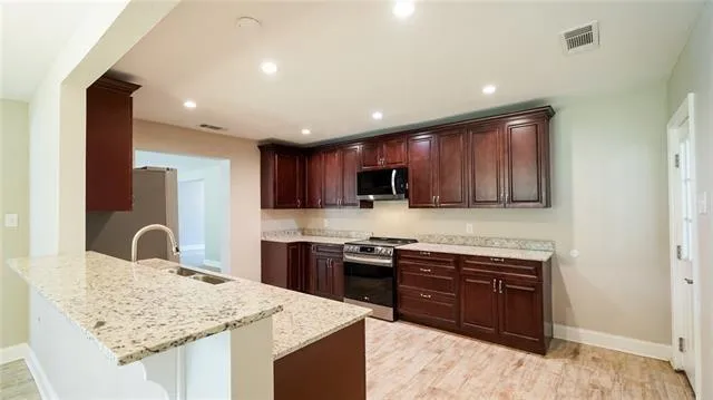 $297,500 | 5920 Bentley Drive, Baker, LA 70714