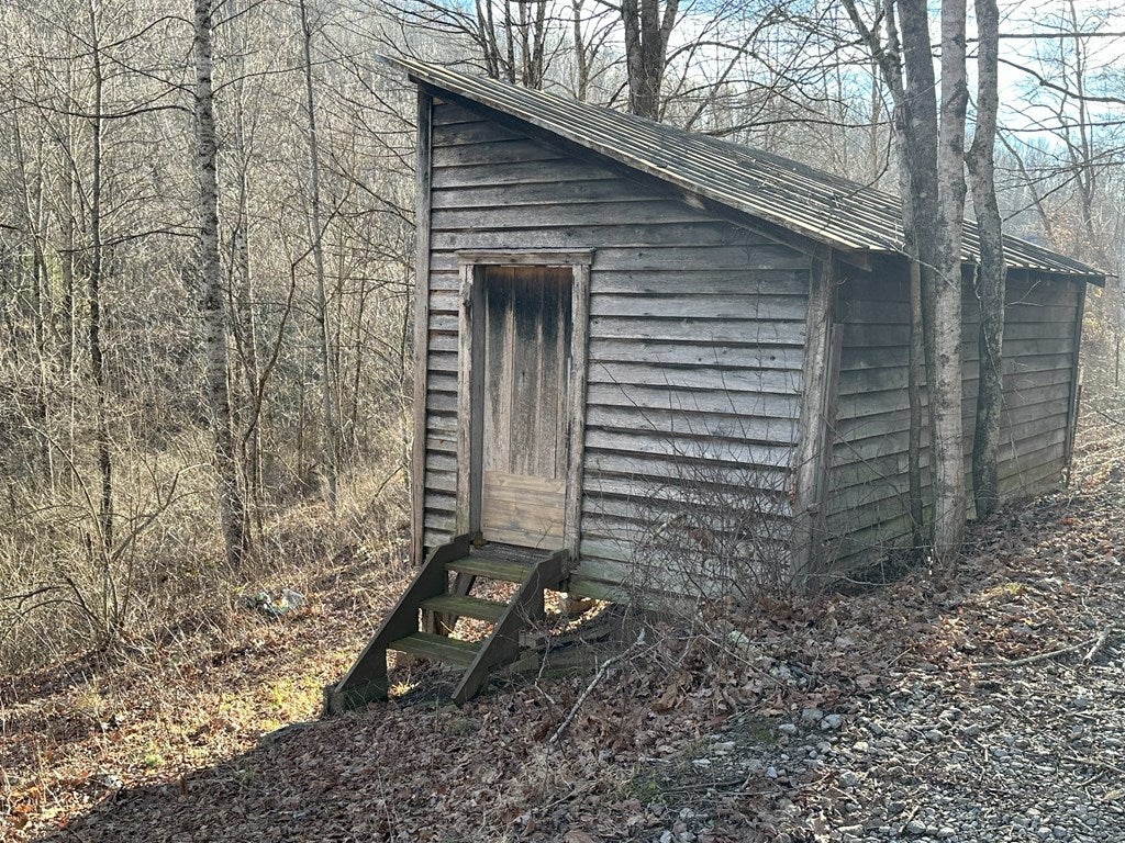5491 Sandlick Road Bluefield, WV 24701 - Photo 21 of 50 Gallery Image 21